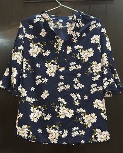 Floral Top 💙