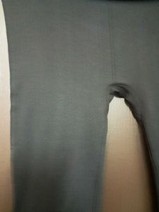 Black: Strechible Ankle Length Tights