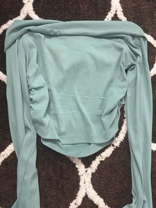 Chic Off-Shoulder Twist Crop Top