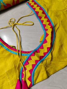 Beautiful Saree Embroiding Work With Blouse