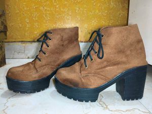 Chunky Heel Lace-Up Boots
