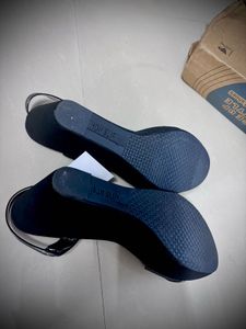 Chic Black Wedge Sandals