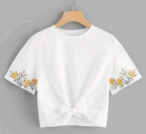 🪡🧵White Floral Embroidered Top