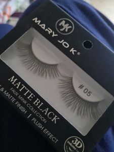 Women Long Eye lashes
