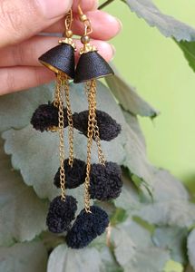 Black Pom Long Earning