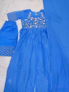 Elegant Blue Embroidered Kurta Set 3pc M