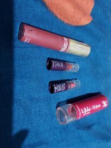 Free Lipbam With 3 LIPSTICKs