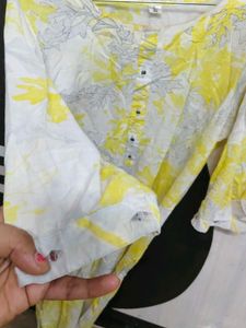 Yellow &amp; White Leaf Print Kurta