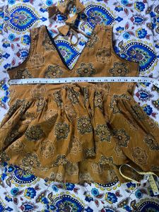 V neck short kurti
