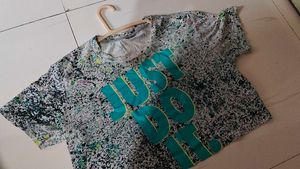Nike Just Do It Cropped T-Shirt
