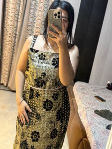 Stunning Ethnic Gown with Floral Print❤️
