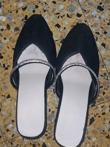 black velvet stone heels 👠