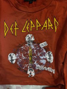 Def Leppard Graphic Print Cropped Sweatshirt