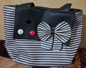 Chic Striped Tote Bag with Bow Accent