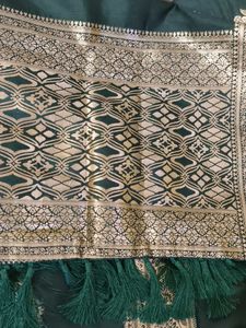 “Elegant Dark Green Silk Dupatta with Rich Golden