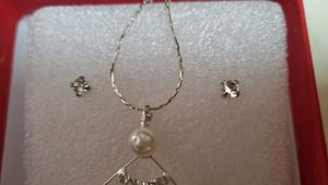 Elegant Jewellery Set with Ring