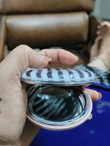 pocket mirror