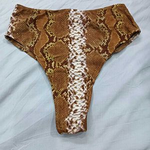 😍 Stylish Snakeskin Bikini Bottom