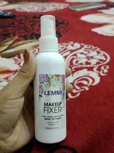 Combo Of Makeup Fixer And Highlighter