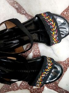 Very Comfortable Flat Sandals To Wear ,Use Anywhere In College And Market