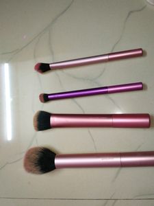 Real Technique Makeup Brush