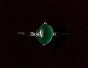 Elegant Unisex Green Stone Ring