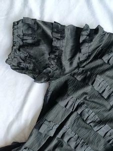 Chic Ruffle Detail Dress