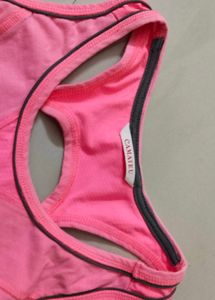 sports bra