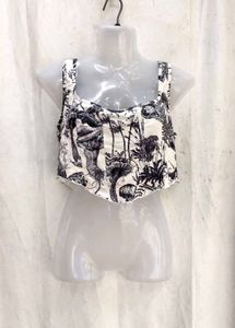 27238. Unique Black &amp; White Mushroom Print Top