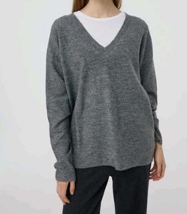 V Neck Shaped Grey Sweatshirt