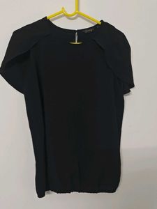 Chic Black Cap Sleeve Top