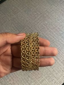 Gold Floral Bangle Set