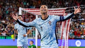 Ronaldo Portugal 900 world record football jersey