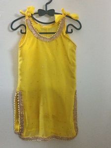 Beautiful Yellow Kurta Set with scrunchies
