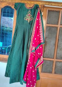 Elegant Green Embroidered Kurta Set