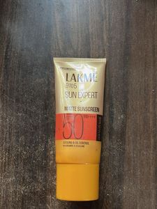 Lakme 9 to 5 Sun Expert Matte Sunscreen SPF 50
