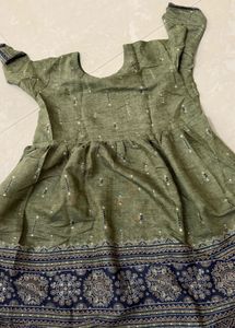 short kurti Green Kurta with Ethnic Print