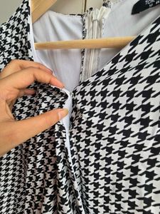 Chic Houndstooth Print V-Neck Dress &amp; Free Gift