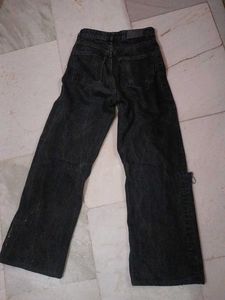 Stylish charcoal Ripped jeans👖