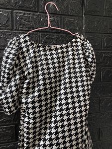 Houndstooth Puff Sleeve Top