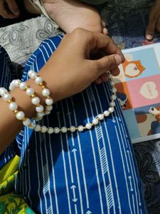 Elegant Pearl &amp; Gold Accent Necklace