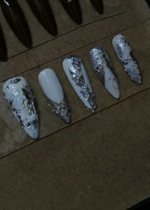 Press-On Nails - Silver & White Marble Design