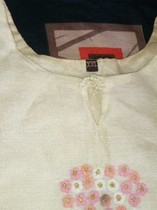 Cream &amp; Pink Floral Print Kurta