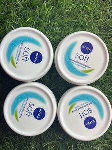 Nivea Soft Light Moisturising Cream (Lot of 4)