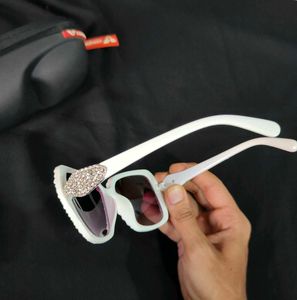 Stylish White Textured Sunglasses