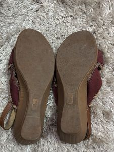 Stylish Brown Fringed Sandals