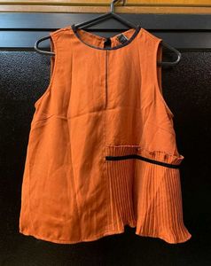 🧡 Chic Orange Sleeveless Pleated Top 🧡
