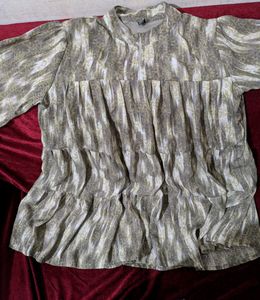 Stylish Tiered Print Top