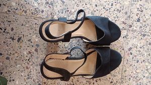 Chic Black Wedge Sandals