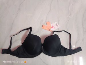 New Tag Classic Black Padded Bra